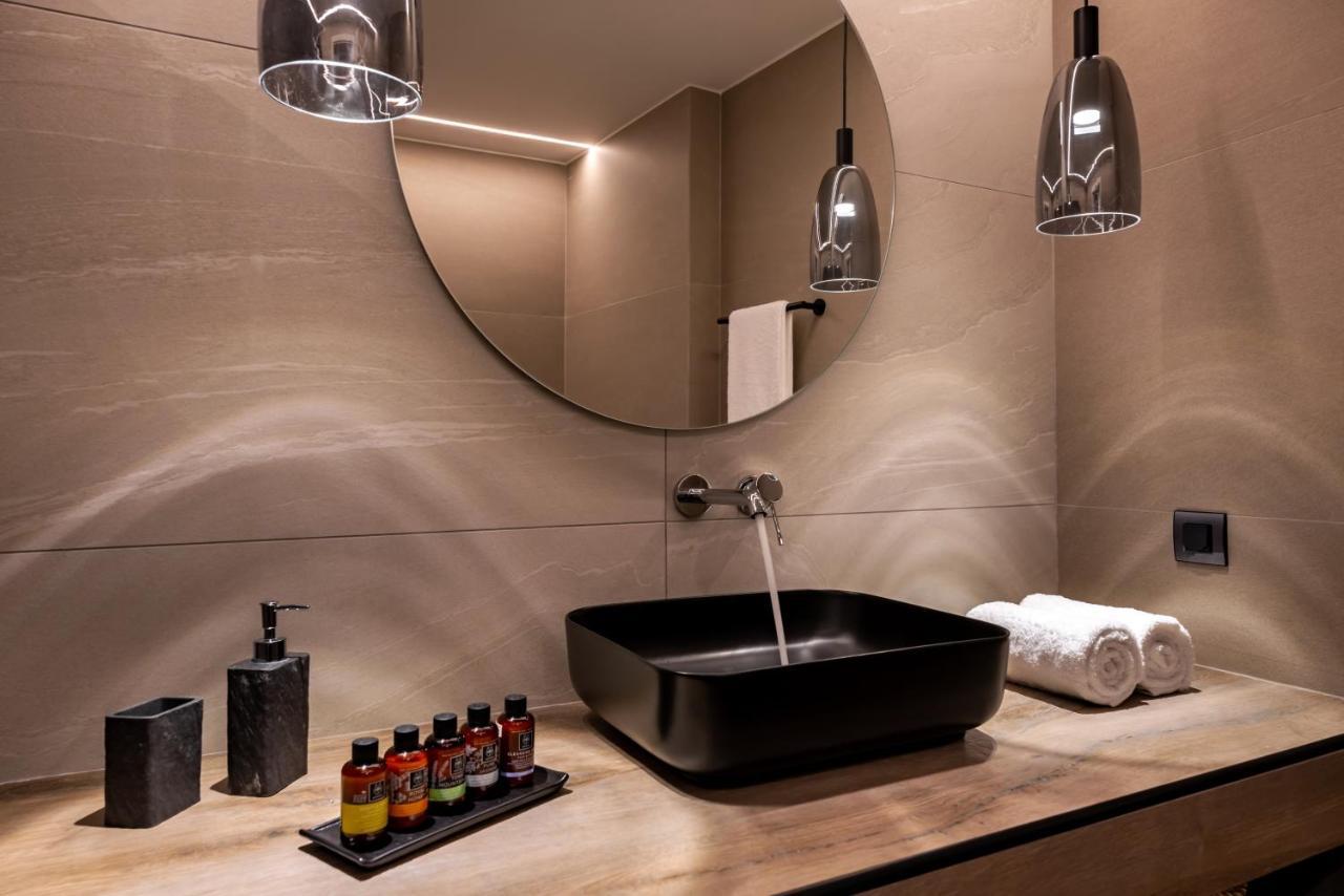 Neoma Luxury Suites Картерадос Екстериор снимка