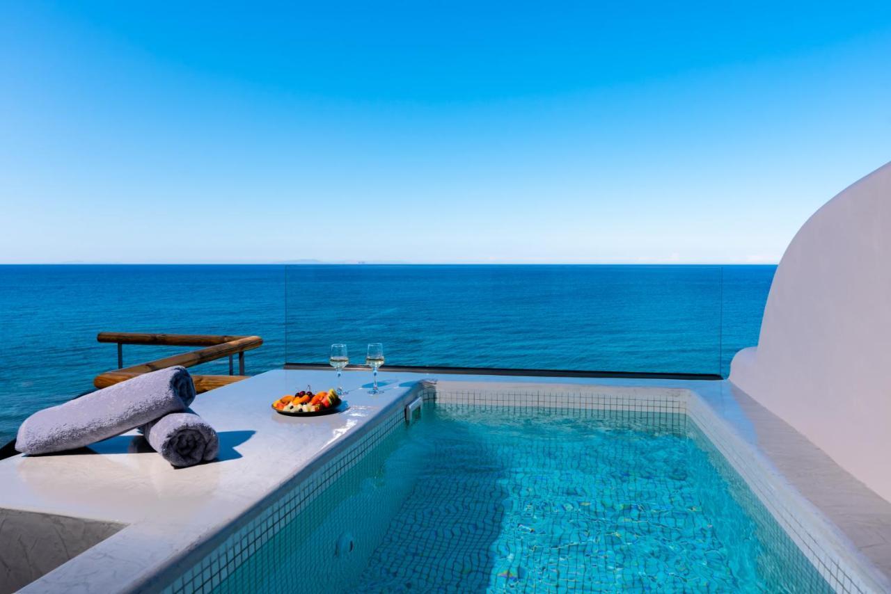 Neoma Luxury Suites Картерадос Екстериор снимка