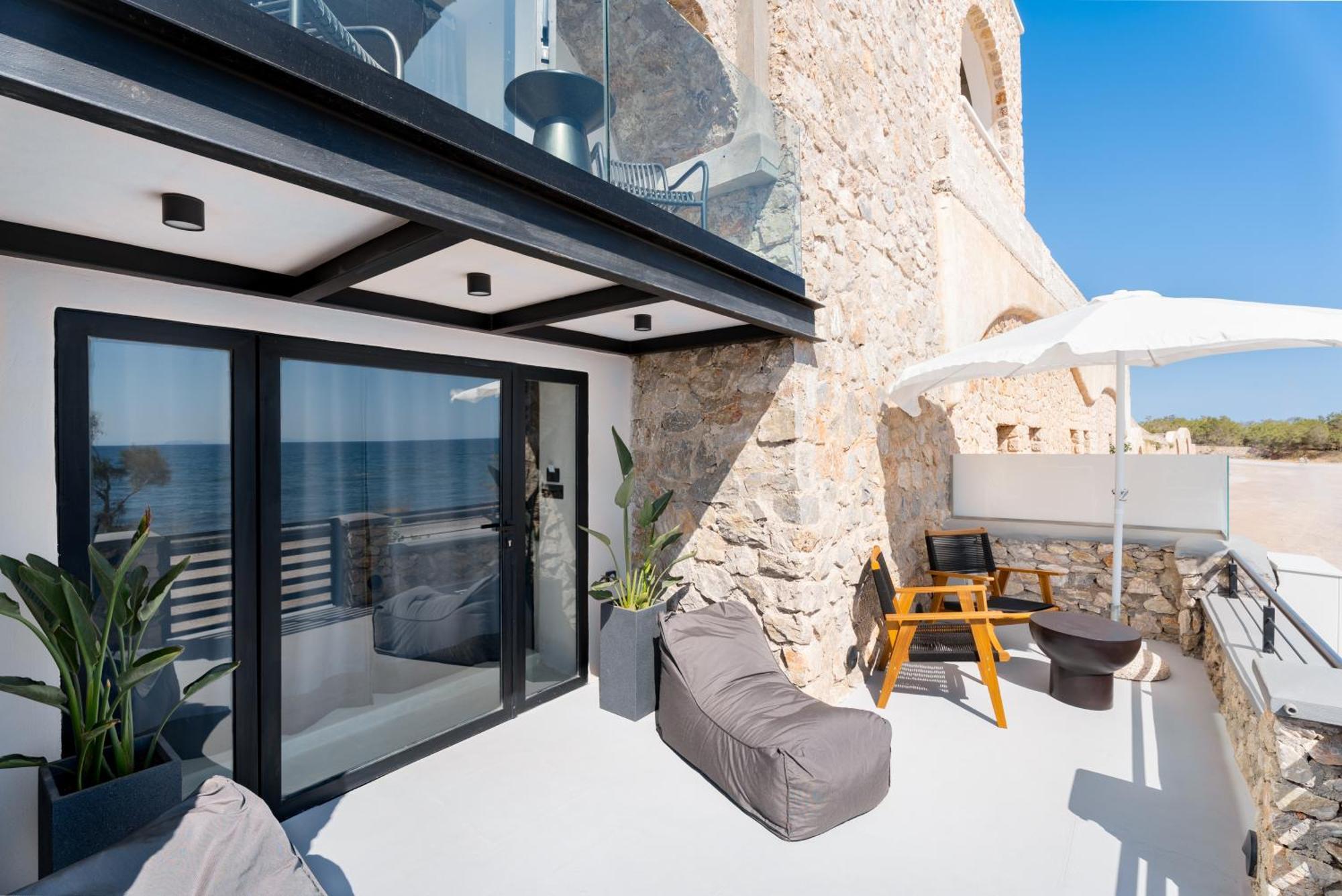 Neoma Luxury Suites Картерадос Екстериор снимка