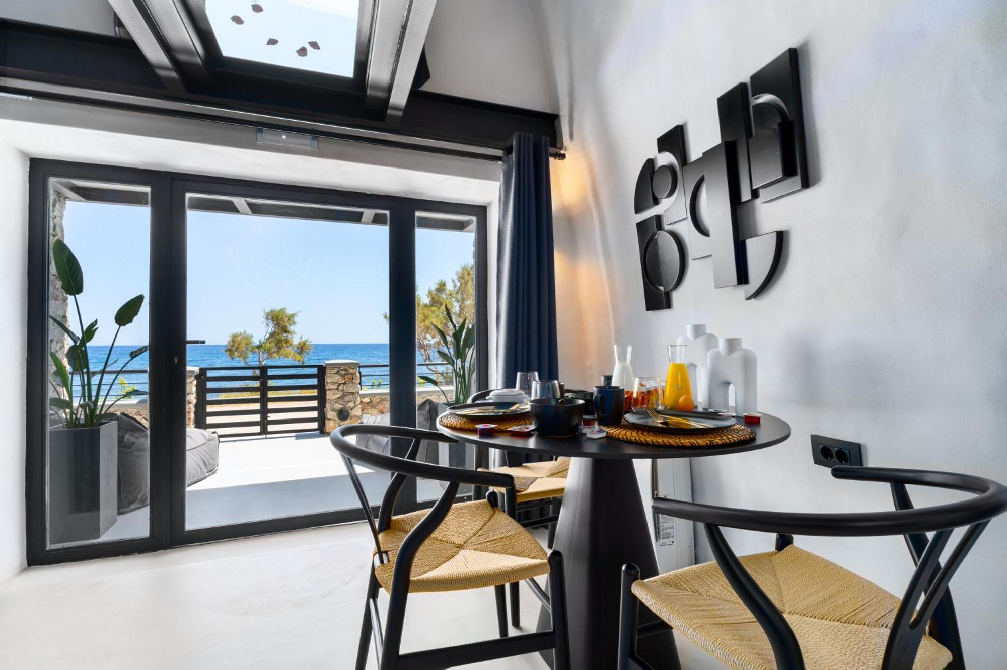 Neoma Luxury Suites Картерадос Екстериор снимка